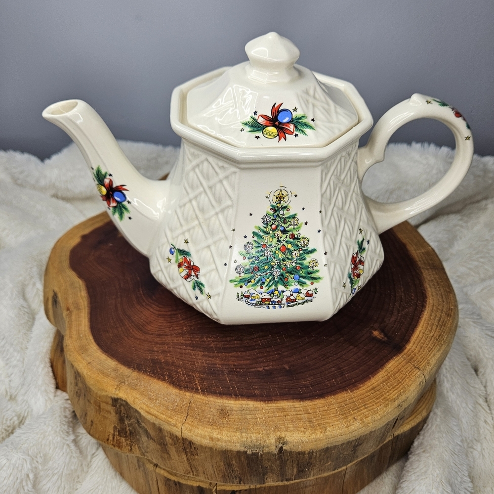 Sadler England Christmas Eve Vintage Teapot - Picture 10 of 16